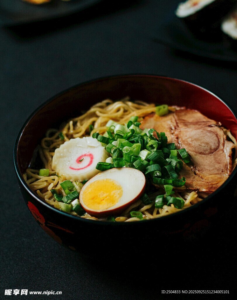 美味日式拉面 诱人食材组合