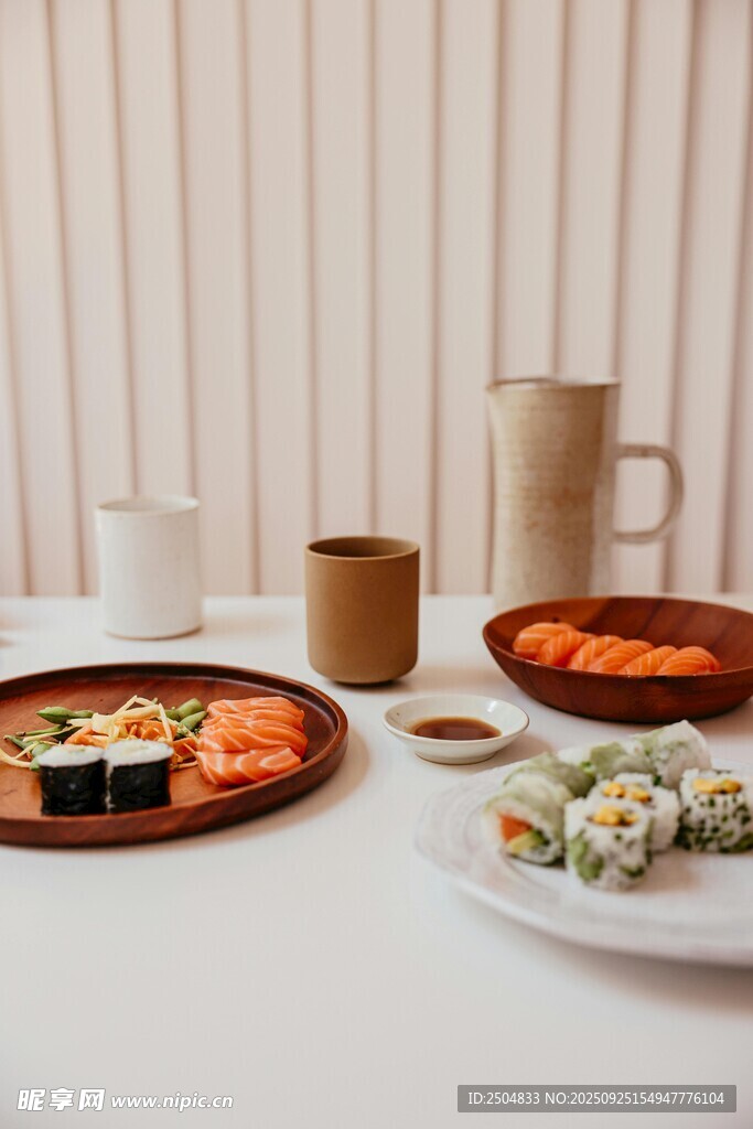 精致日式料理摆盘展示