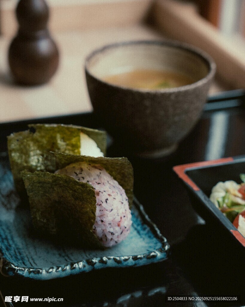 日式茶点与茶饮组合