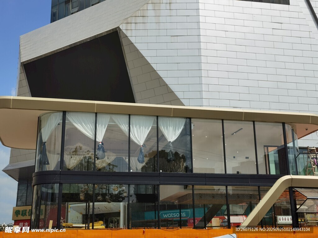 现代风格独特建筑外观