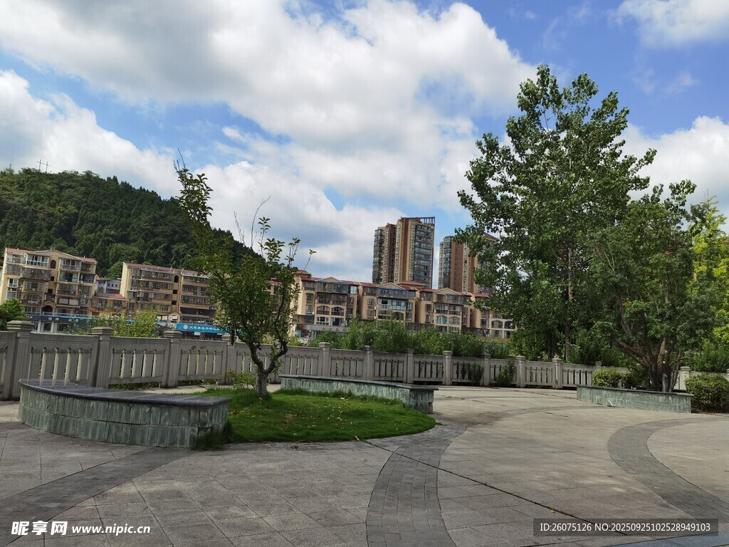 城市公园的开阔景致