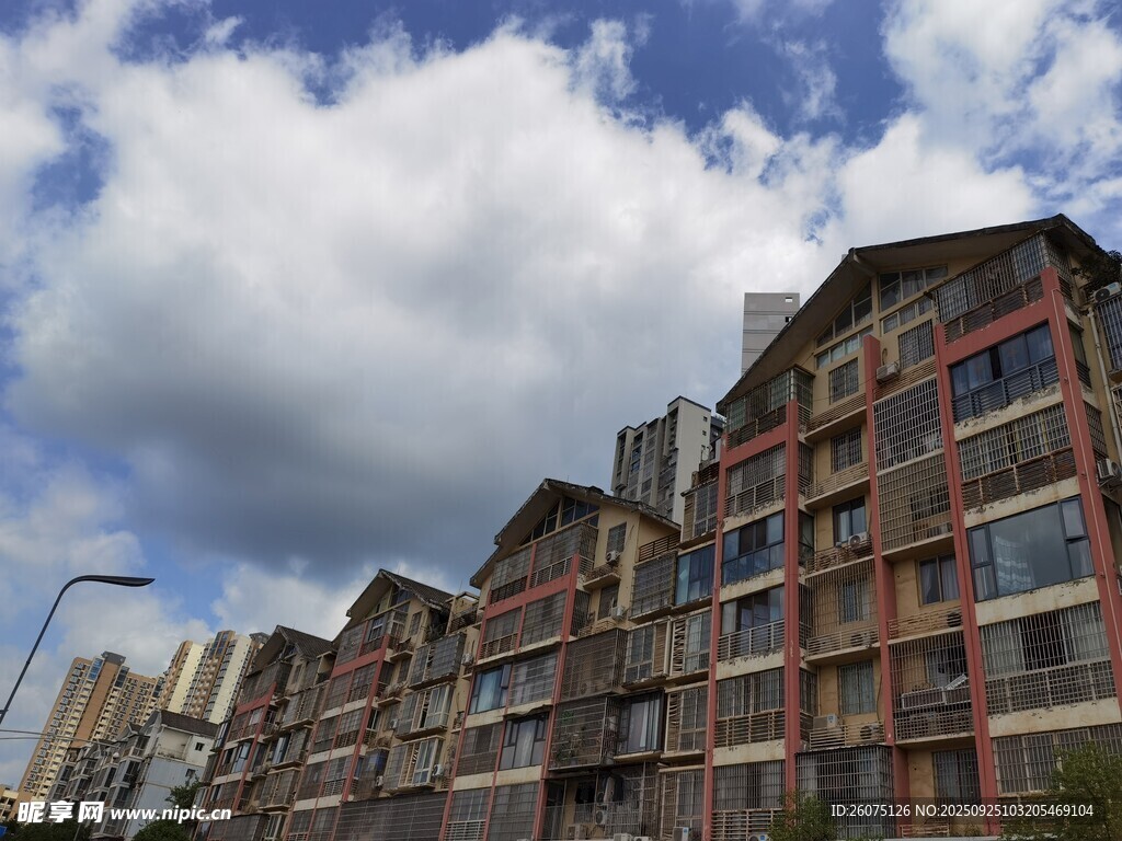 城市多层居民住宅楼景观