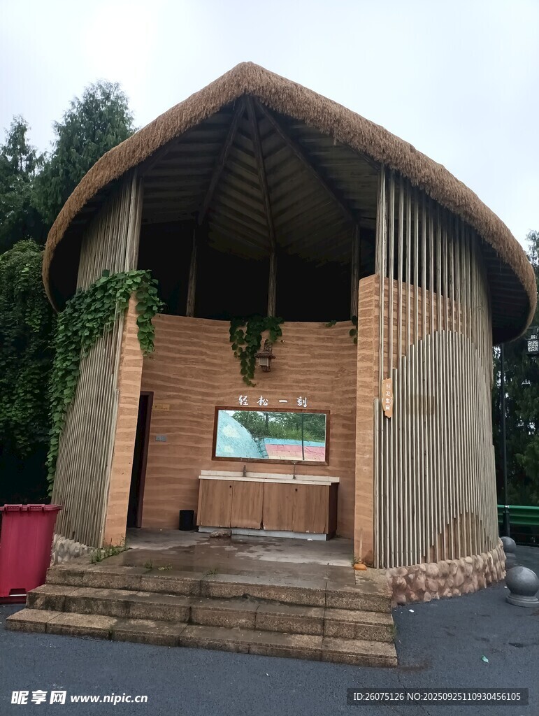 乡村特色木质小屋建筑