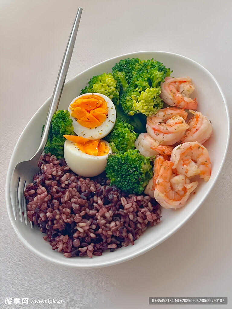 虾仁蔬菜糙米饭