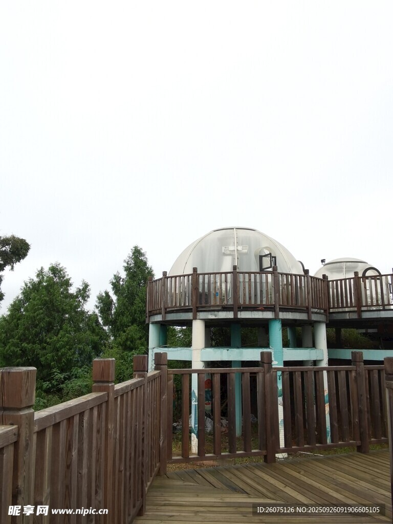 户外圆顶建筑景观