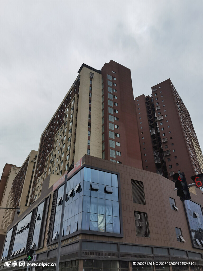 城市高层商住建筑外观