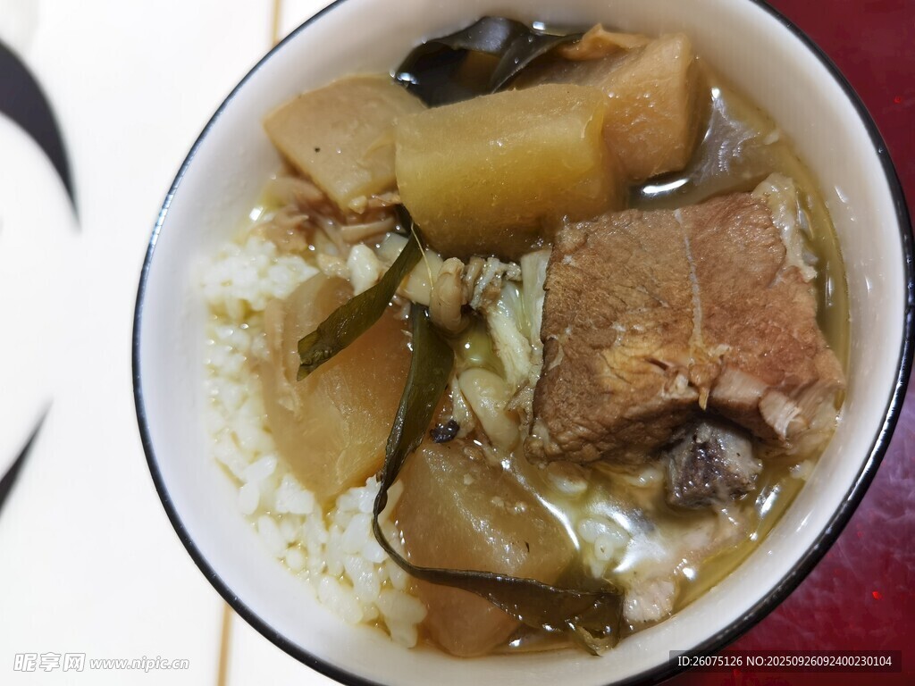 美味排骨盖浇饭