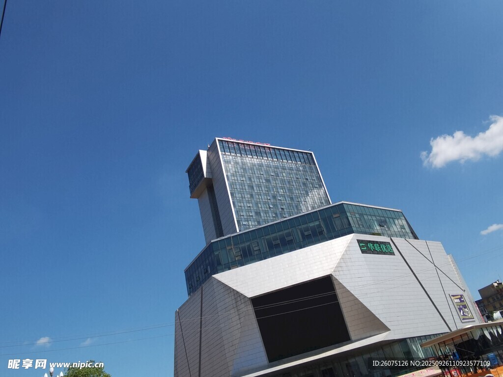 现代风格高楼建筑外观