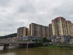 河畔高楼景观