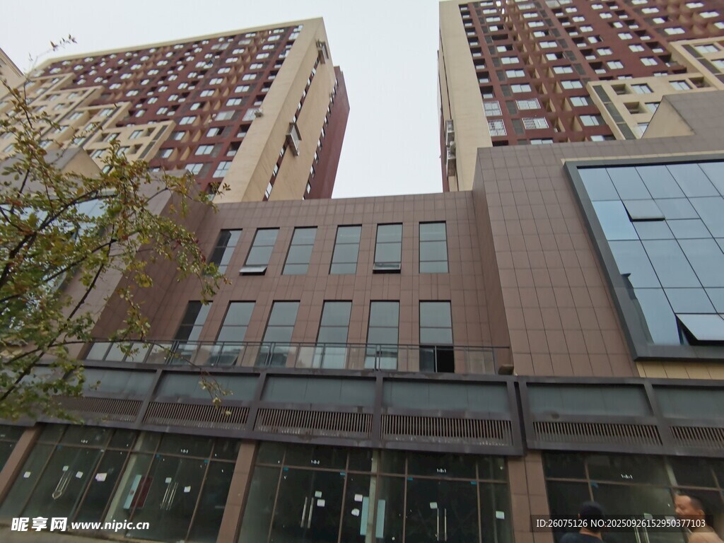 城市高层商住建筑外观