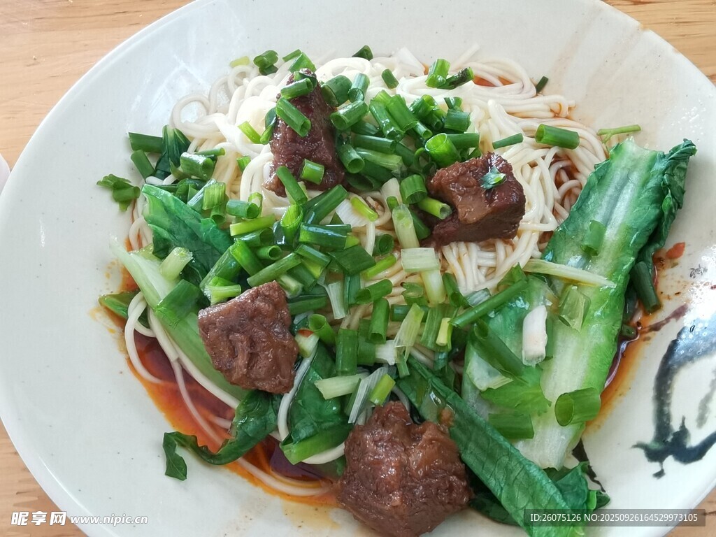 牛肉青菜盖浇面