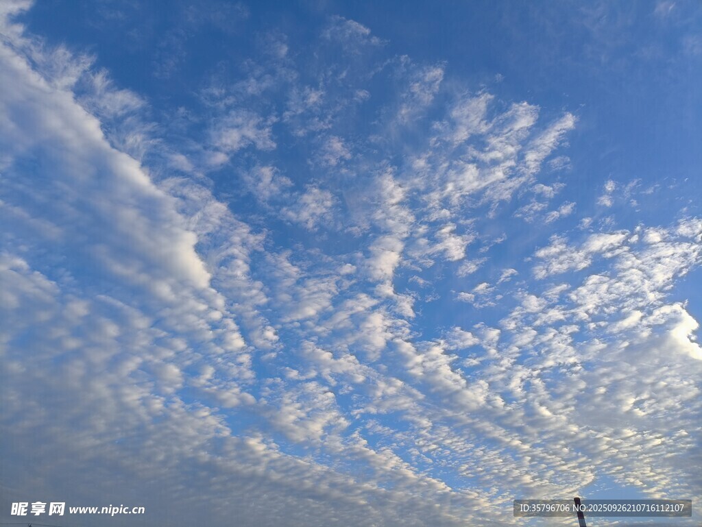 蓝天白云美景