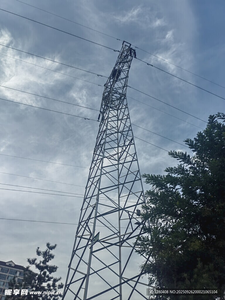 高耸通信铁塔