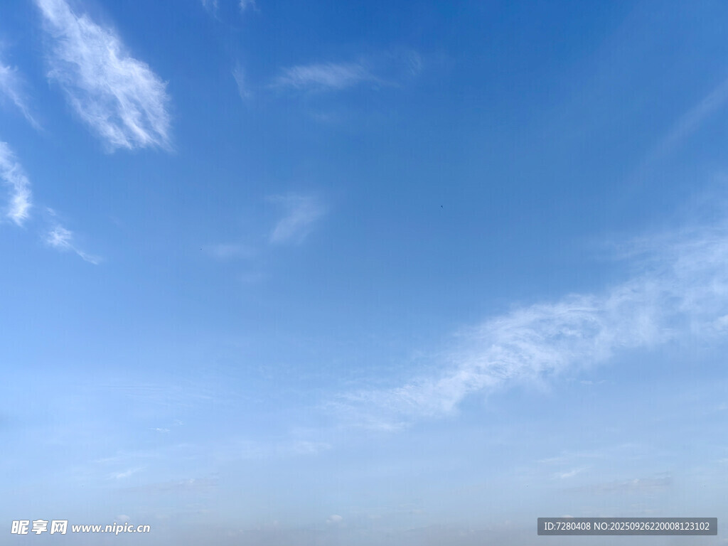 蓝色天空 