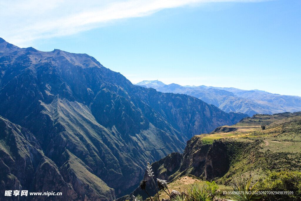 壮丽高山峡谷风光