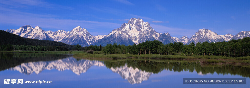 宁静湖山美景