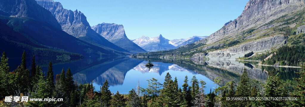 美丽山间湖景