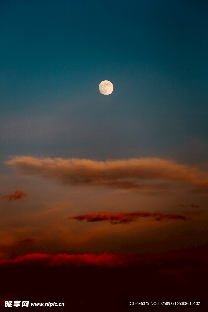 月夜晚霞美景