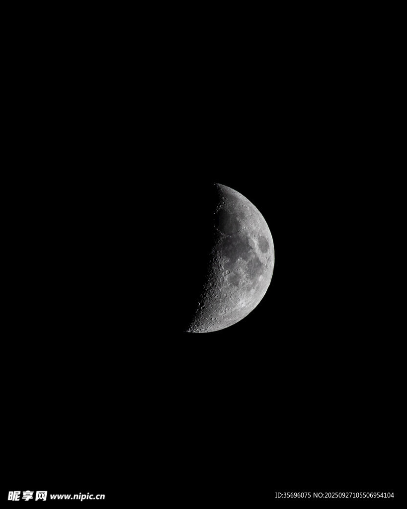 夜空中的弯弯月牙