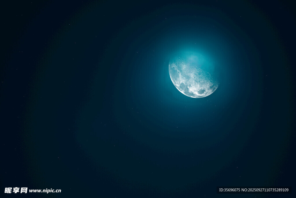 夜空中的幽蓝发光月亮