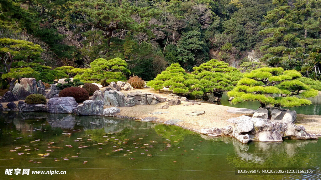 日式园林湖畔景致