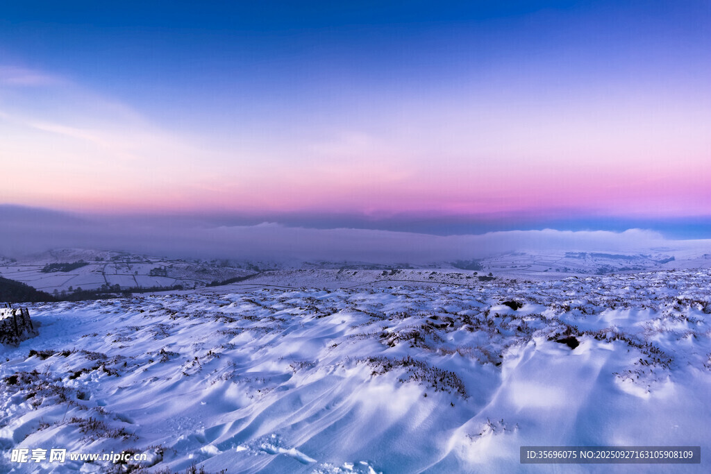 雪野之上的梦幻天空