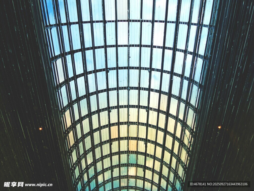 现代建筑玻璃穹顶景观