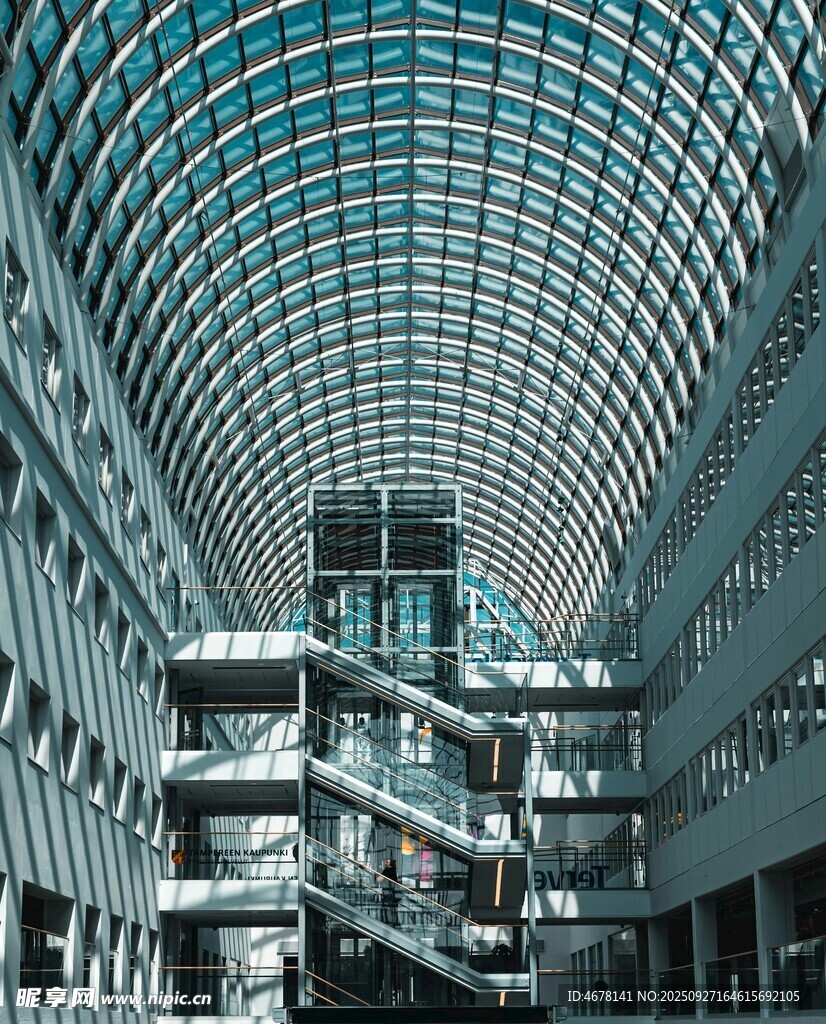 现代感十足的室内建筑空间