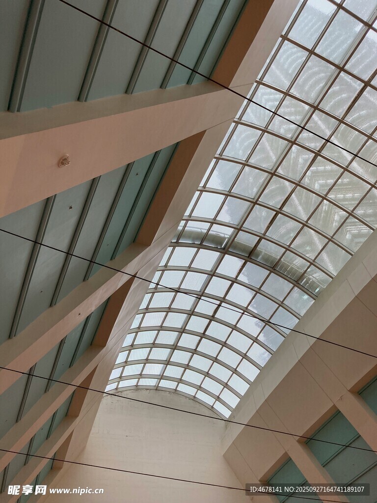 现代建筑玻璃穹顶景观