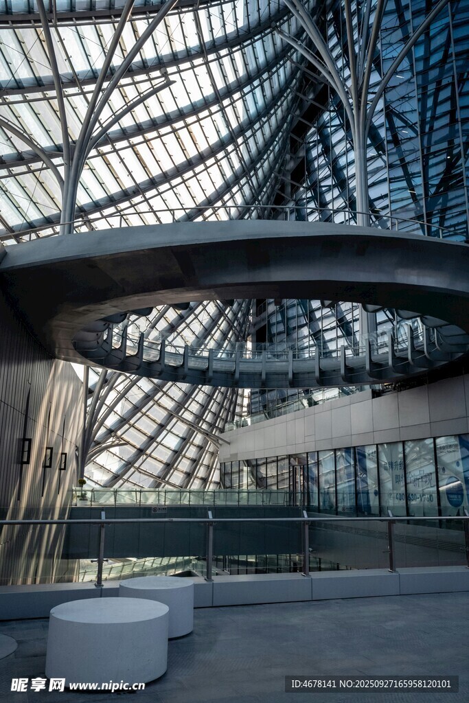 现代建筑内部独特空间景观