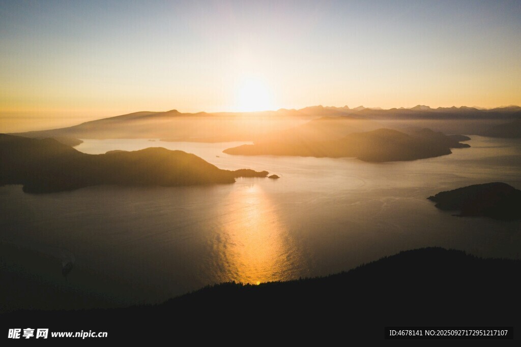 海上日出壮丽景观