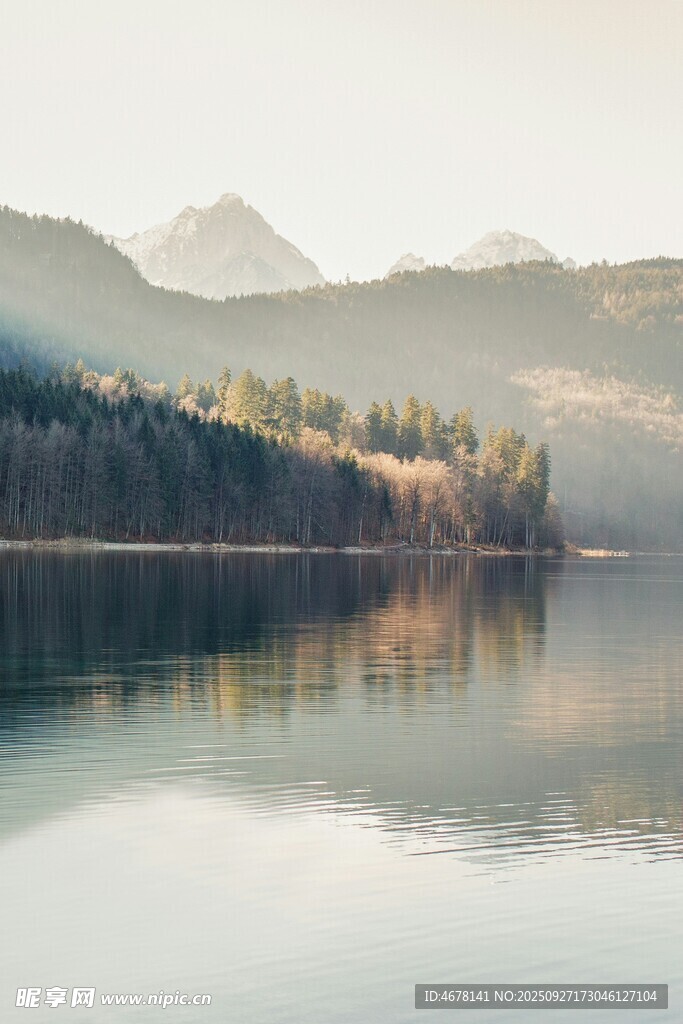 宁静山水湖景自然风光图