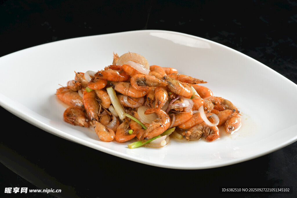美味虾仁炒菜