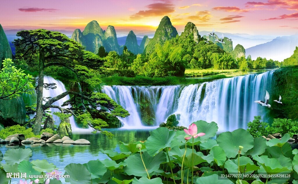 山水间的梦幻瀑布景观