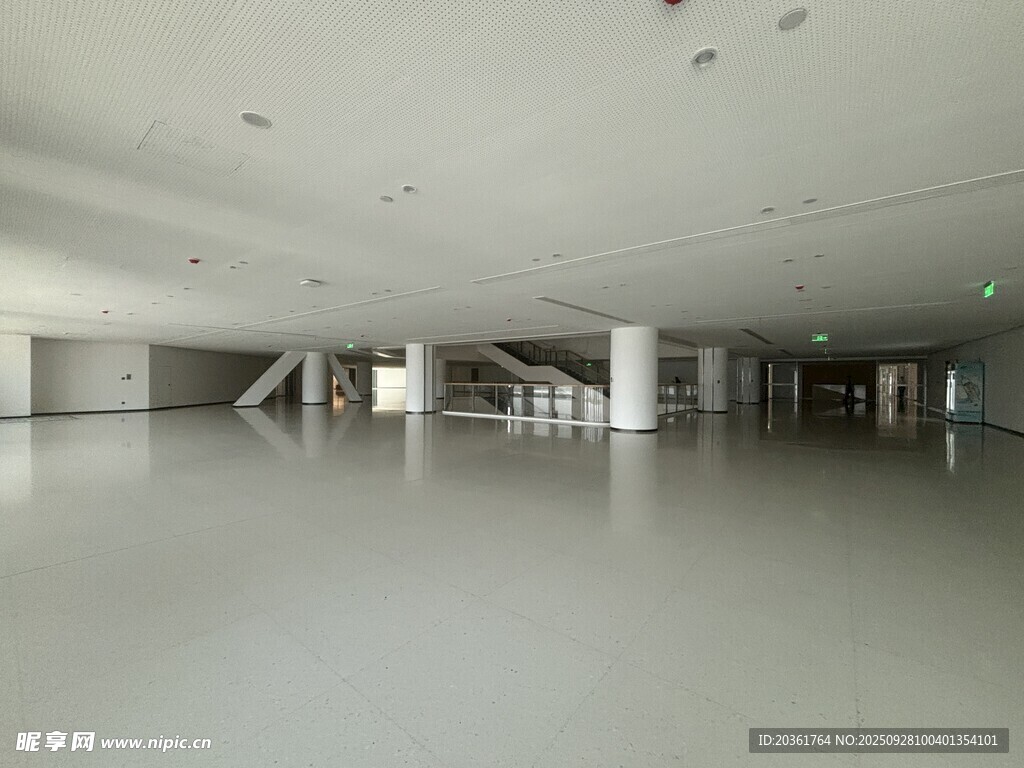 空旷现代室内空间场景
