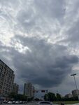 城市上空乌云密布景象