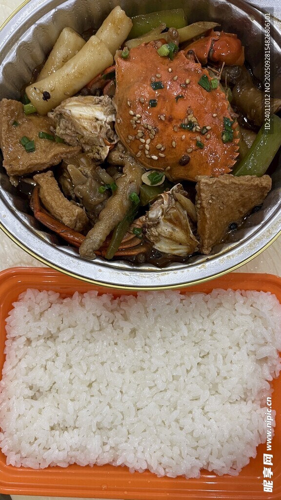 美味蟹肉煲配白米饭