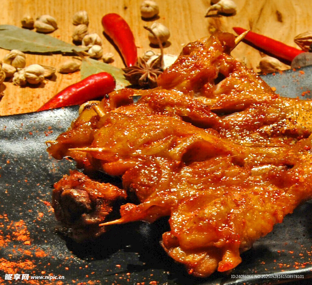 美味烤鸡翅诱人呈现