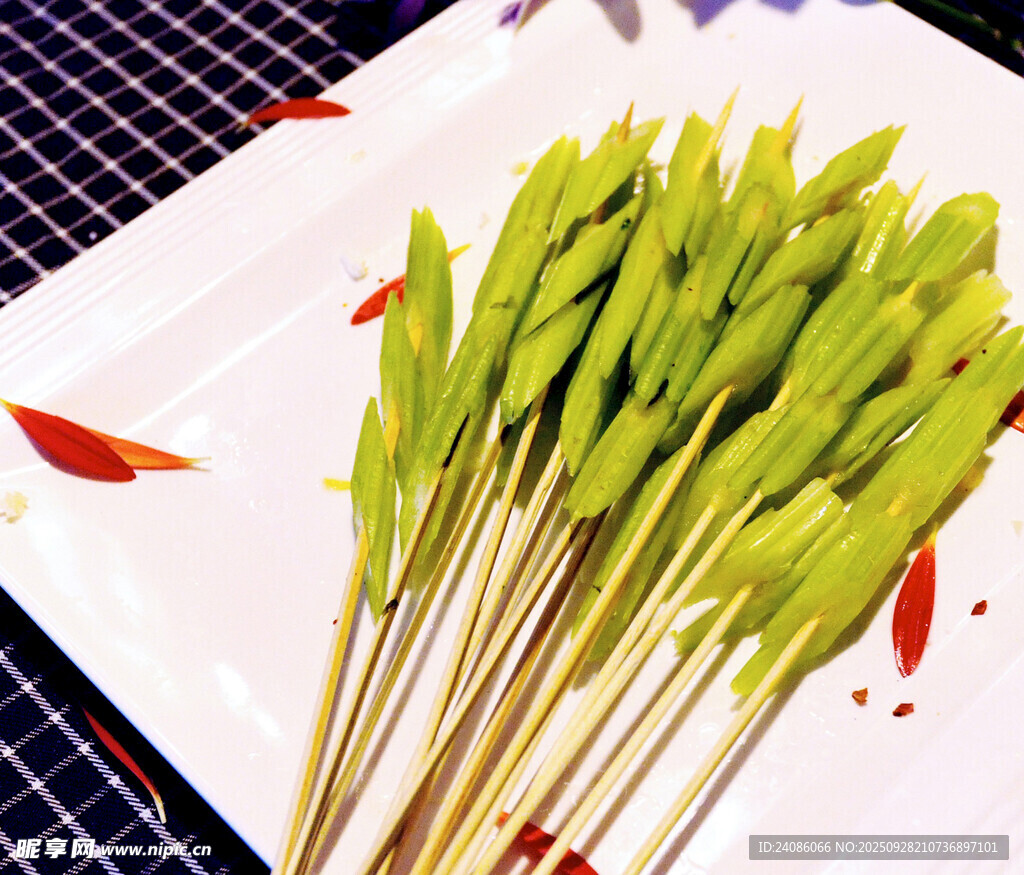 翠绿麦穗造型串串美食