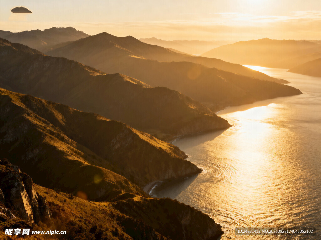 日出下的山海壮丽景观