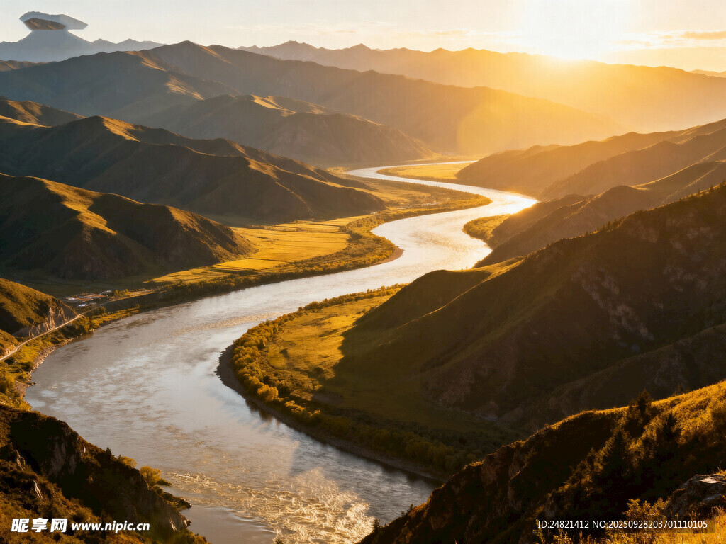 壮丽山河间的蜿蜒河流