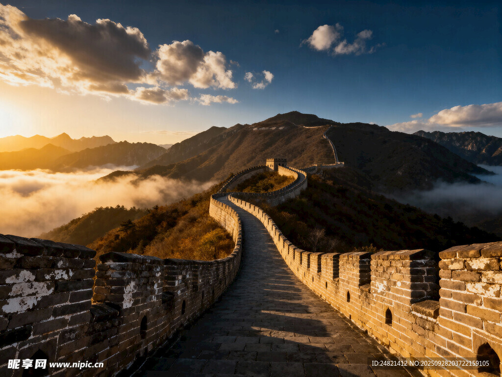 壮丽长城日出美景