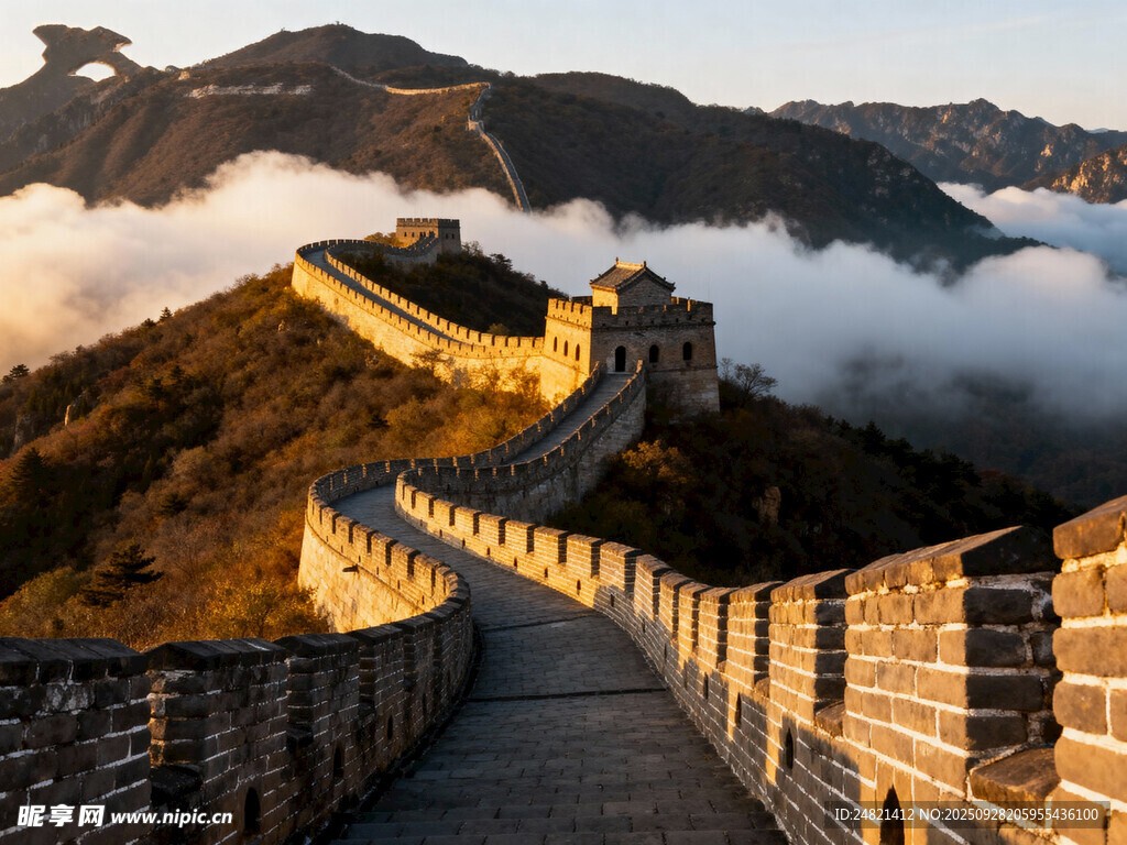 壮丽长城云海间美景