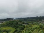 山间绿野风光
