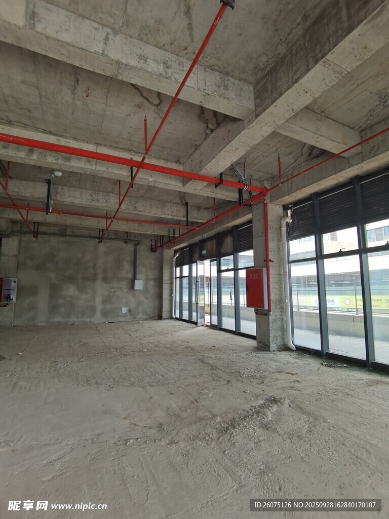 空旷毛坯商业空间展示