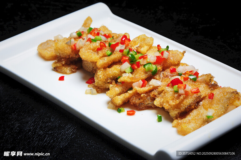 香酥美味椒盐炸鱼块