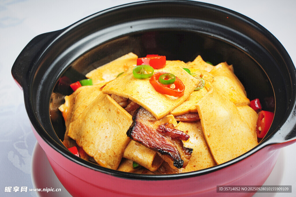 腊肉豆腐煲