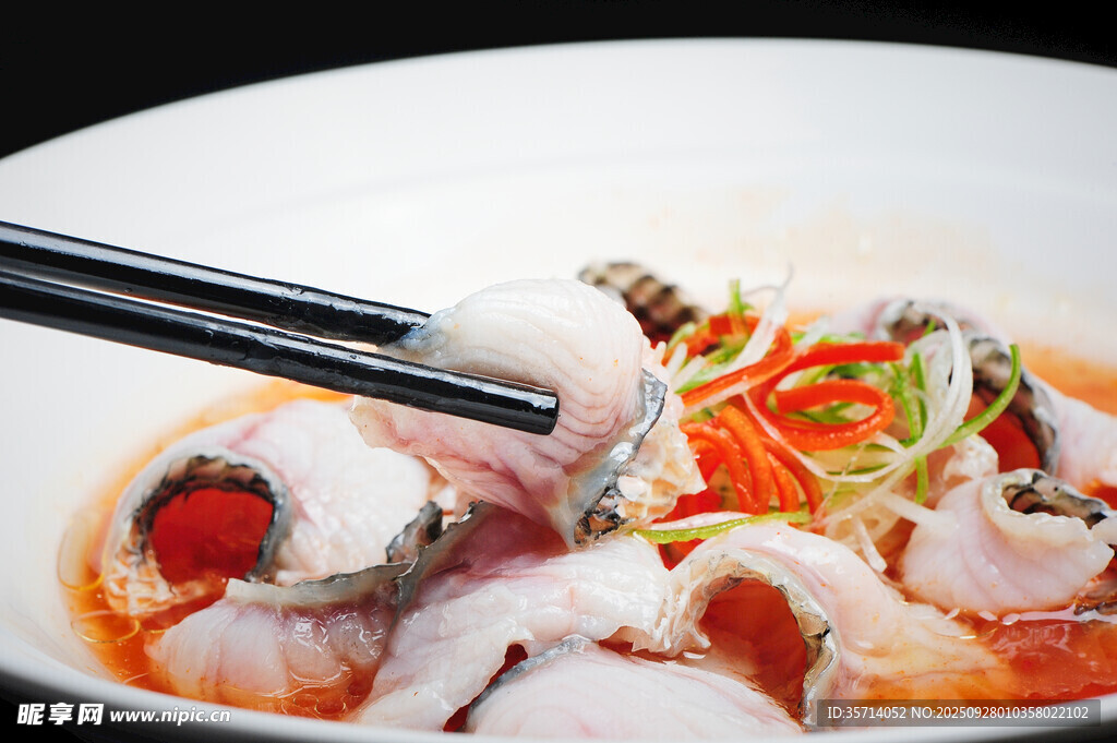 鲜鱼片涮锅美食瞬间
