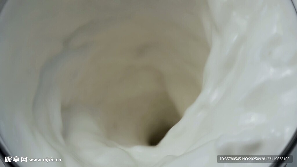 细腻浓稠的白色奶油