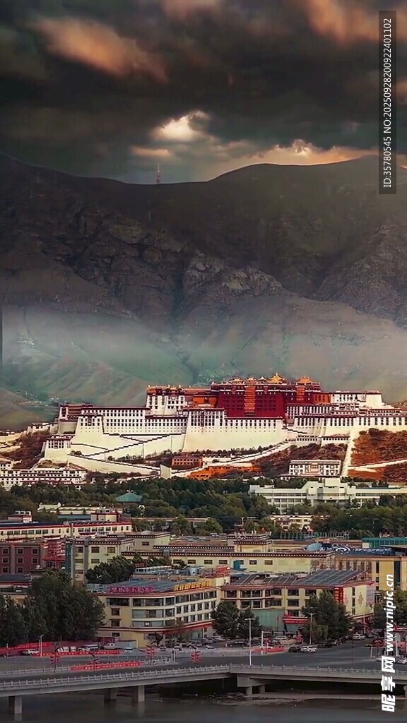 拉萨布达拉宫壮丽景观